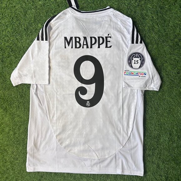 Mbappe Real Madrid - Picture 1 of 5